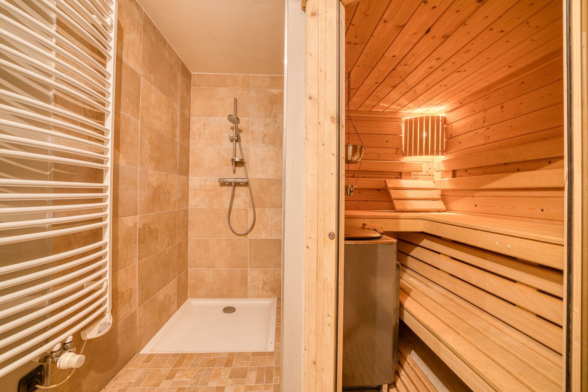 luxury house 7 Rooms for sale on SEVRIER (74320)