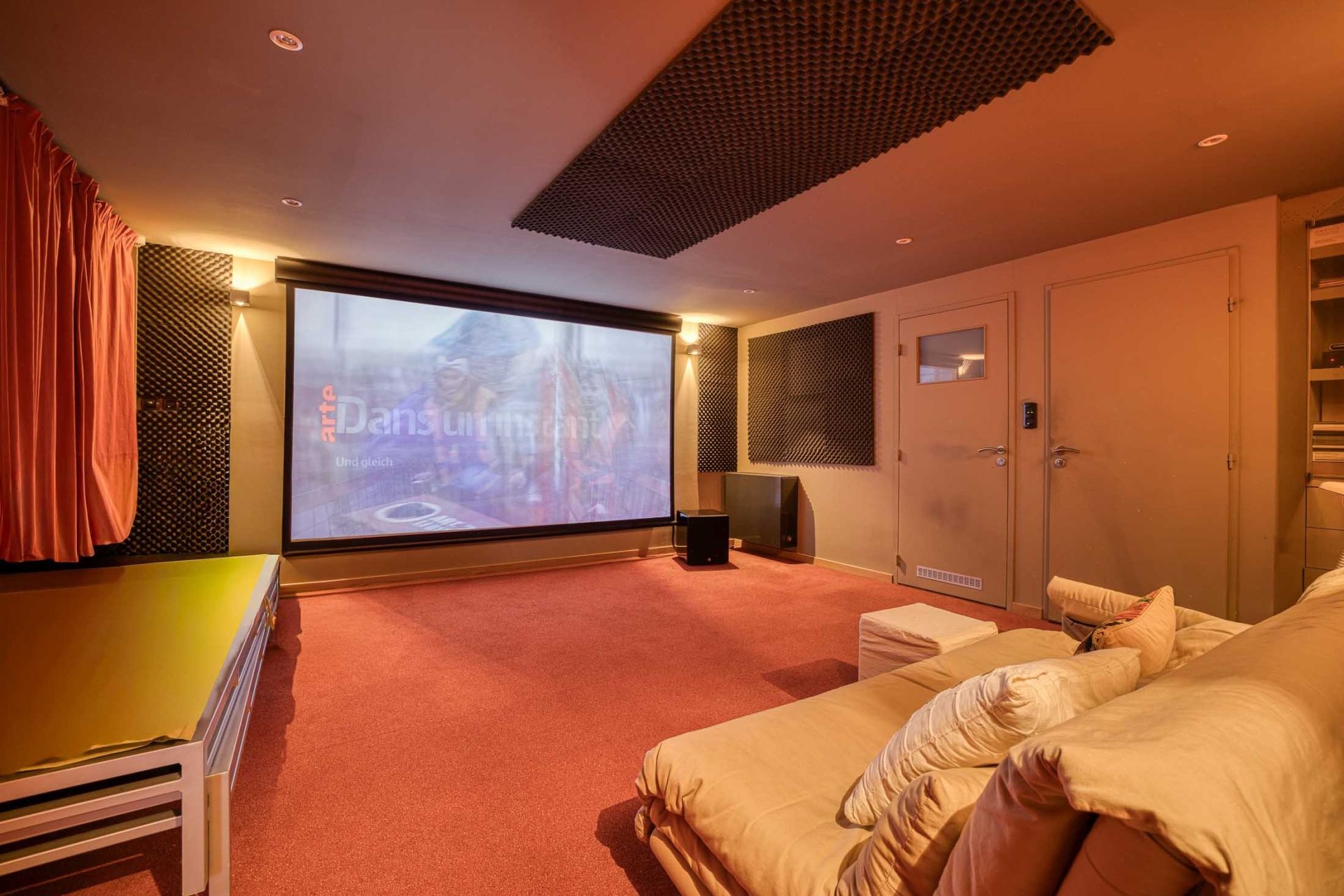 luxury house 7 Rooms for sale on SEVRIER (74320)