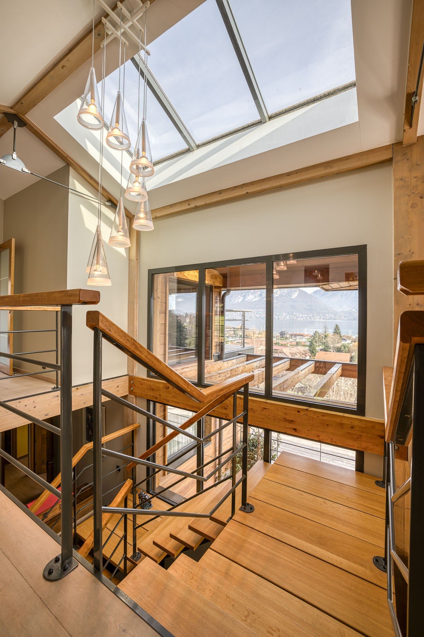 luxury house 7 Rooms for sale on SEVRIER (74320)