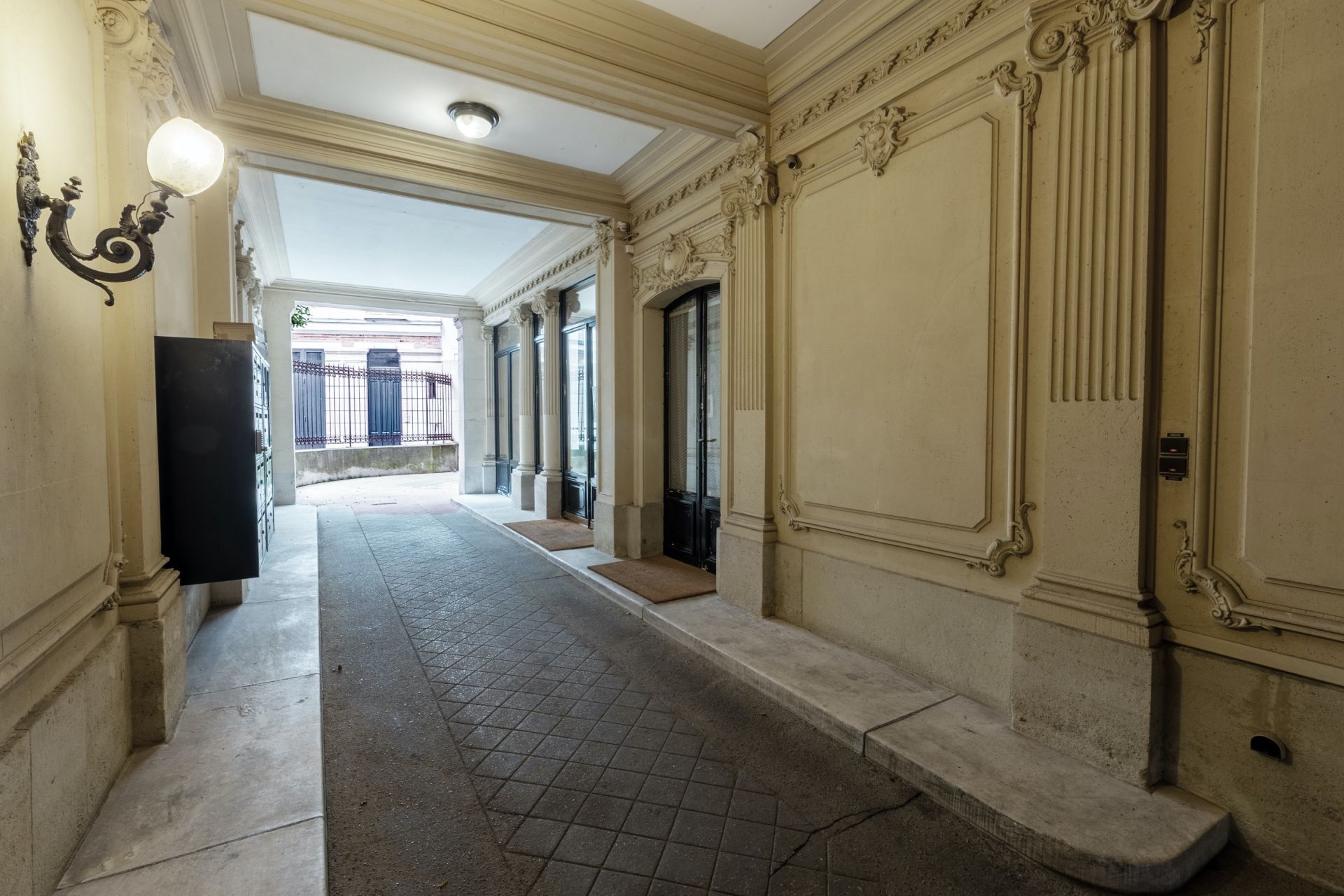 luxury apartment 7 Rooms for sale on PARIS (75007)