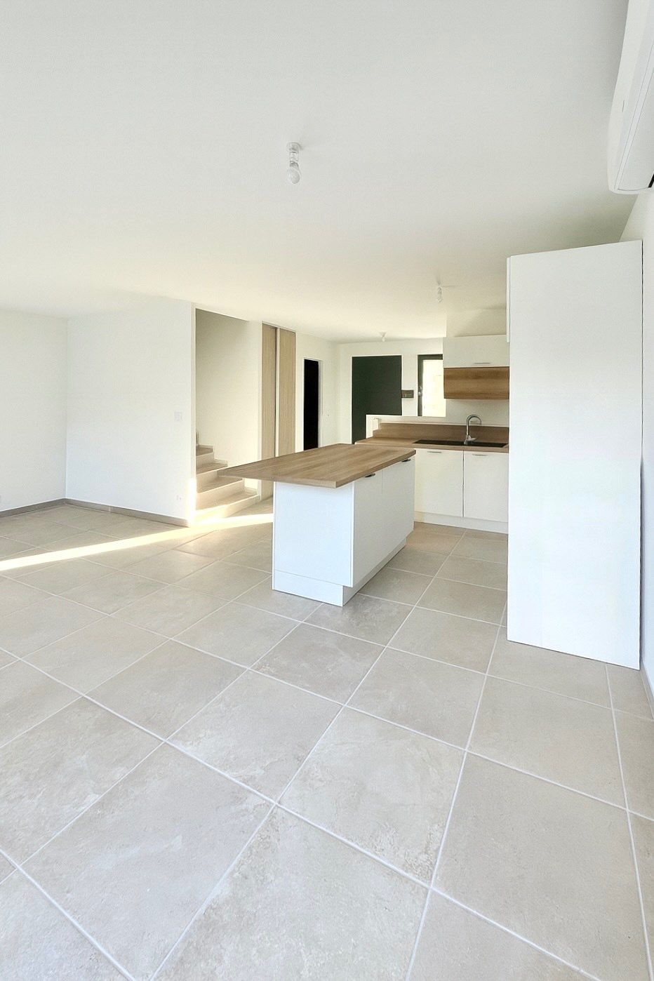 luxury house 4 Rooms for sale on MONTPELLIER (34070)