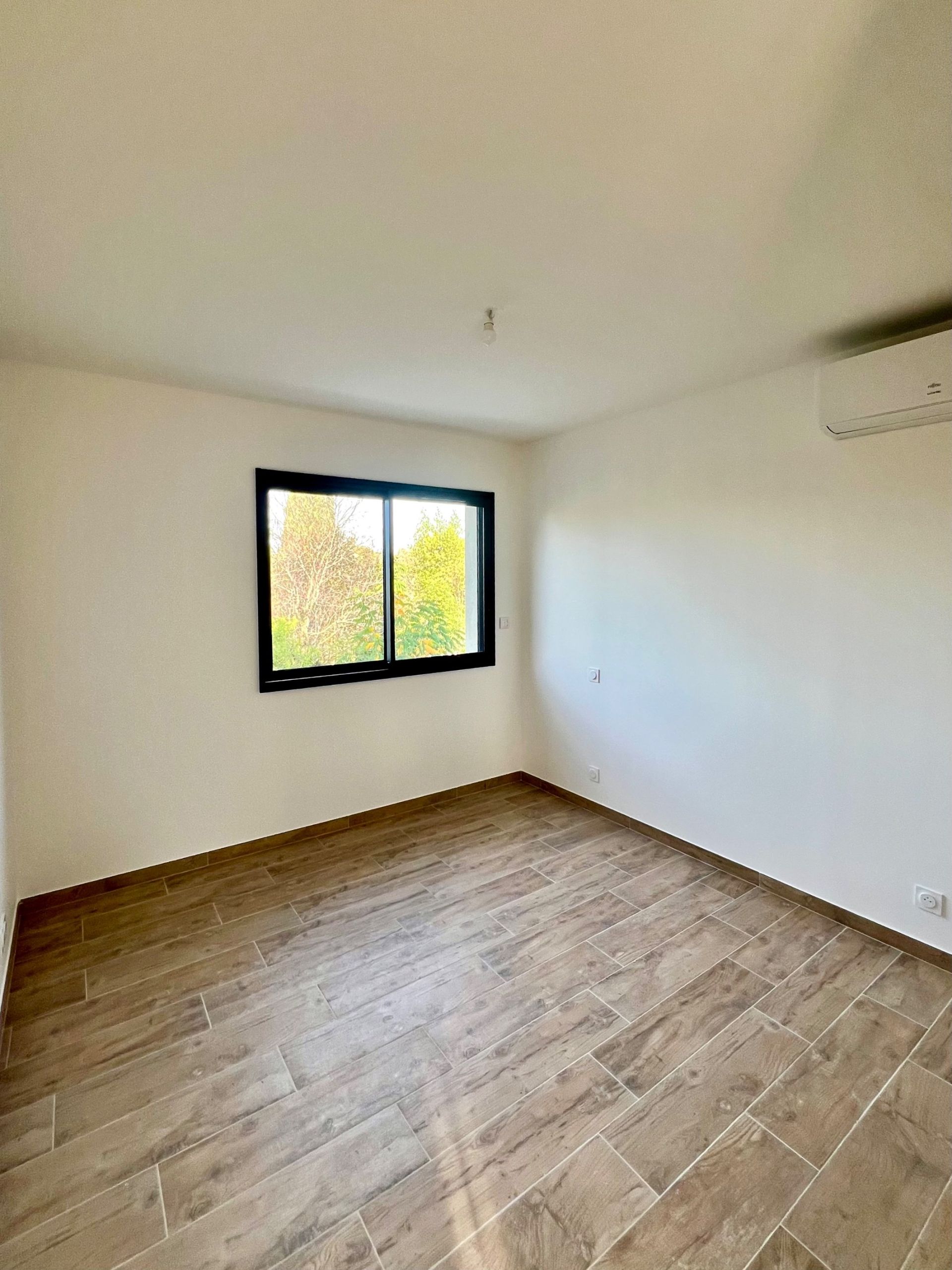 luxury house 4 Rooms for sale on MONTPELLIER (34070)