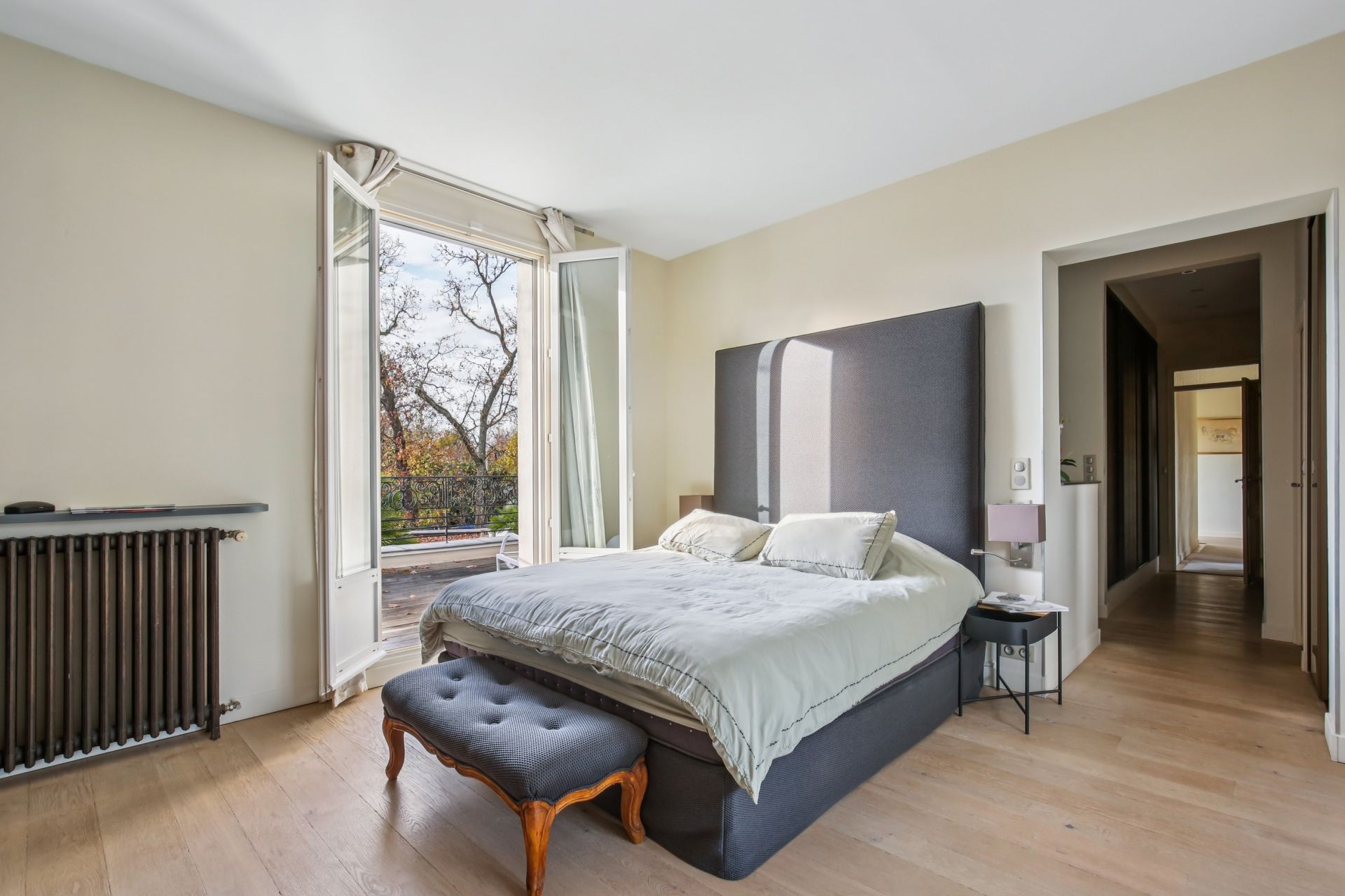 luxury house 8 Rooms for sale on LE VESINET (78110)