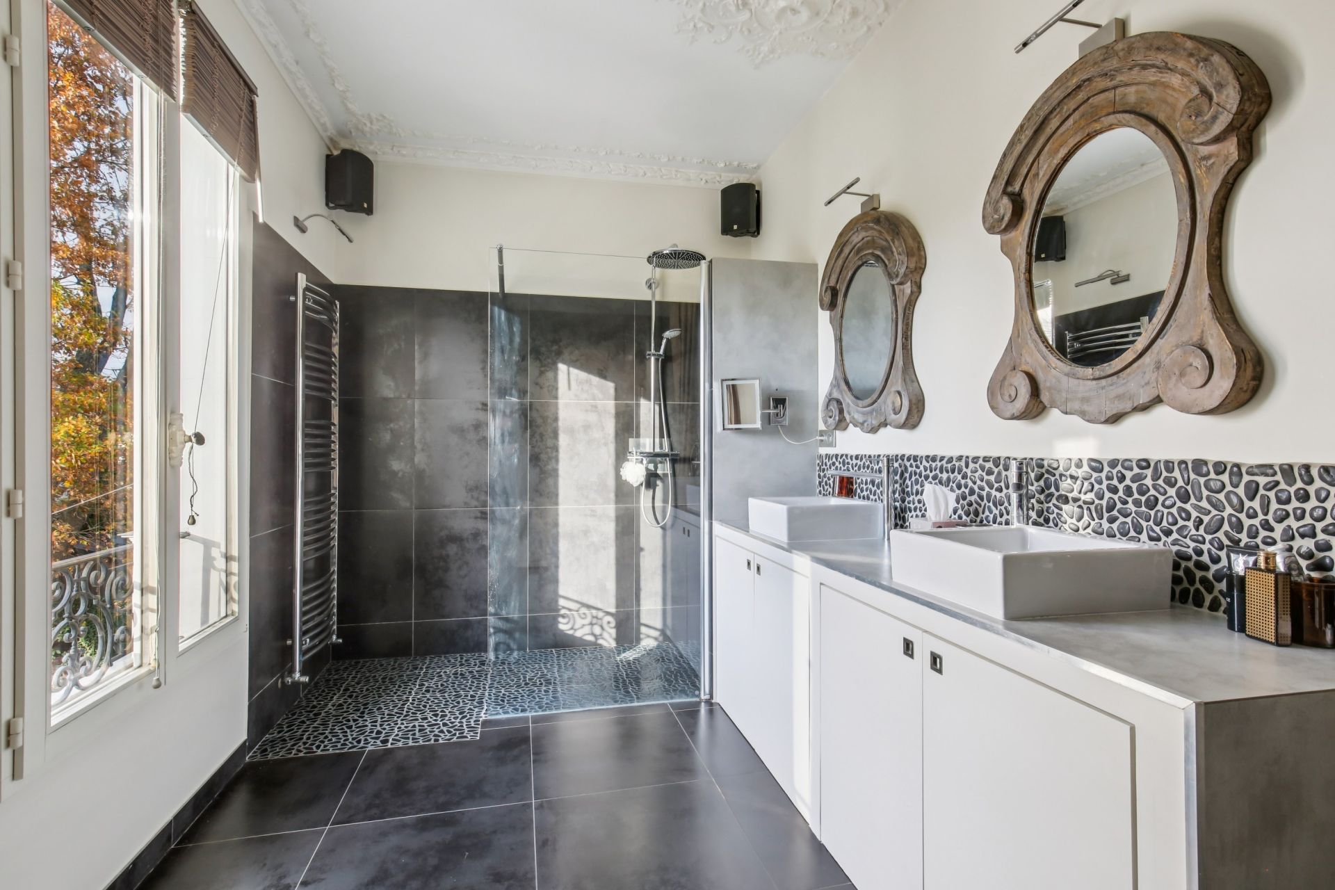 luxury house 8 Rooms for sale on LE VESINET (78110)