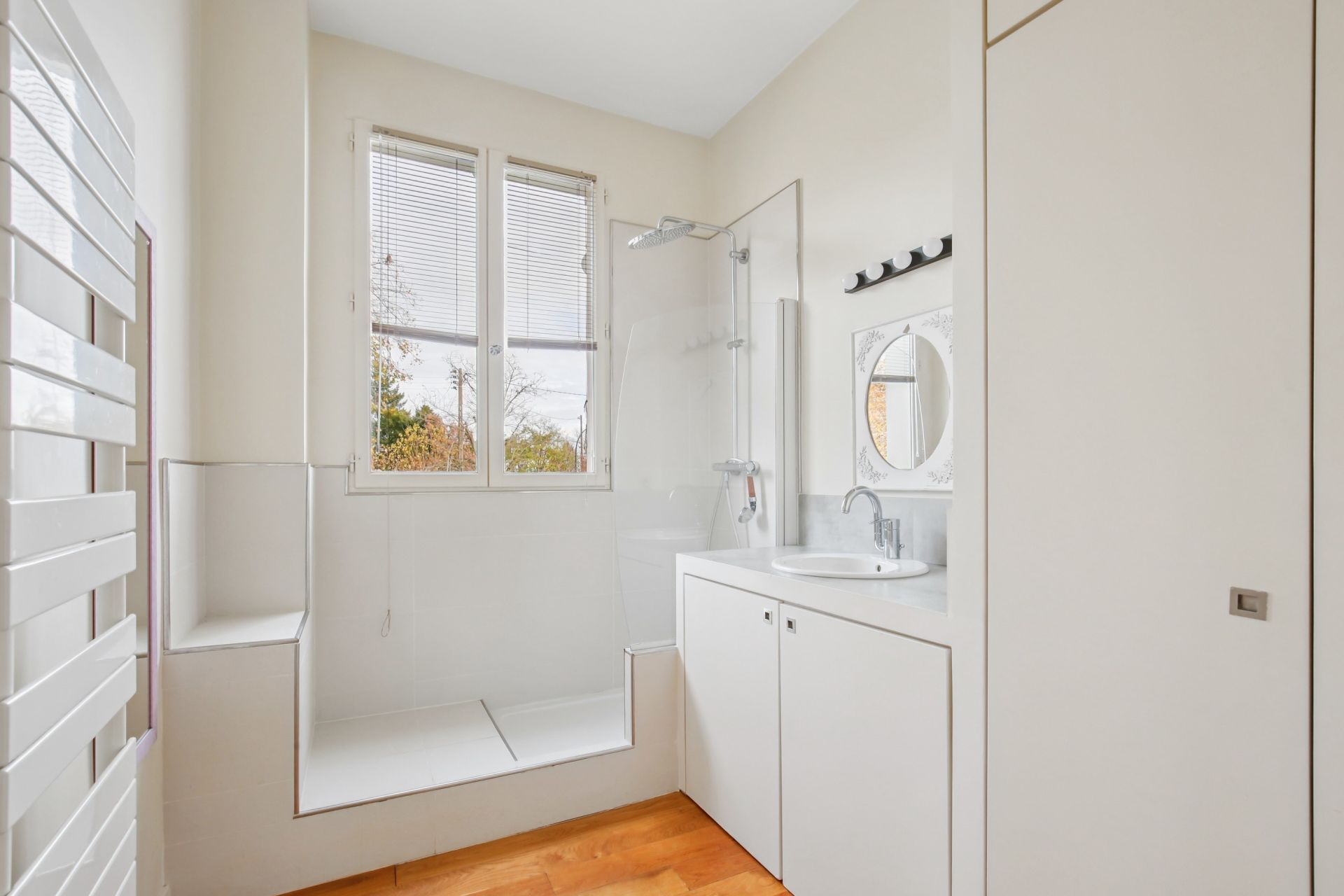 luxury house 8 Rooms for sale on LE VESINET (78110)