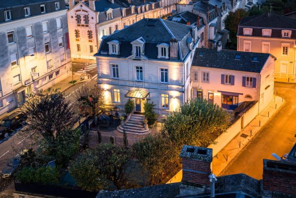 Sale Luxury house Périgueux 16&nbsp;Rooms 441&nbsp;m²