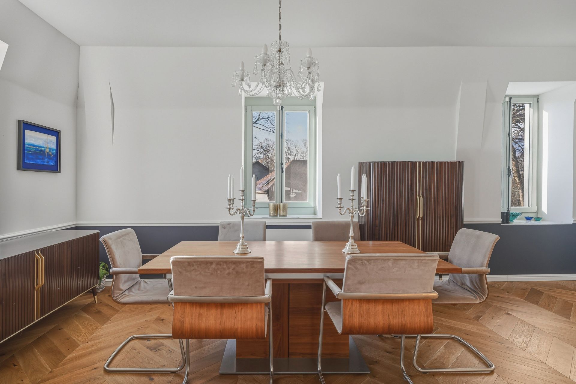 luxury apartment 5 Rooms for sale on CHEVRY (01170)