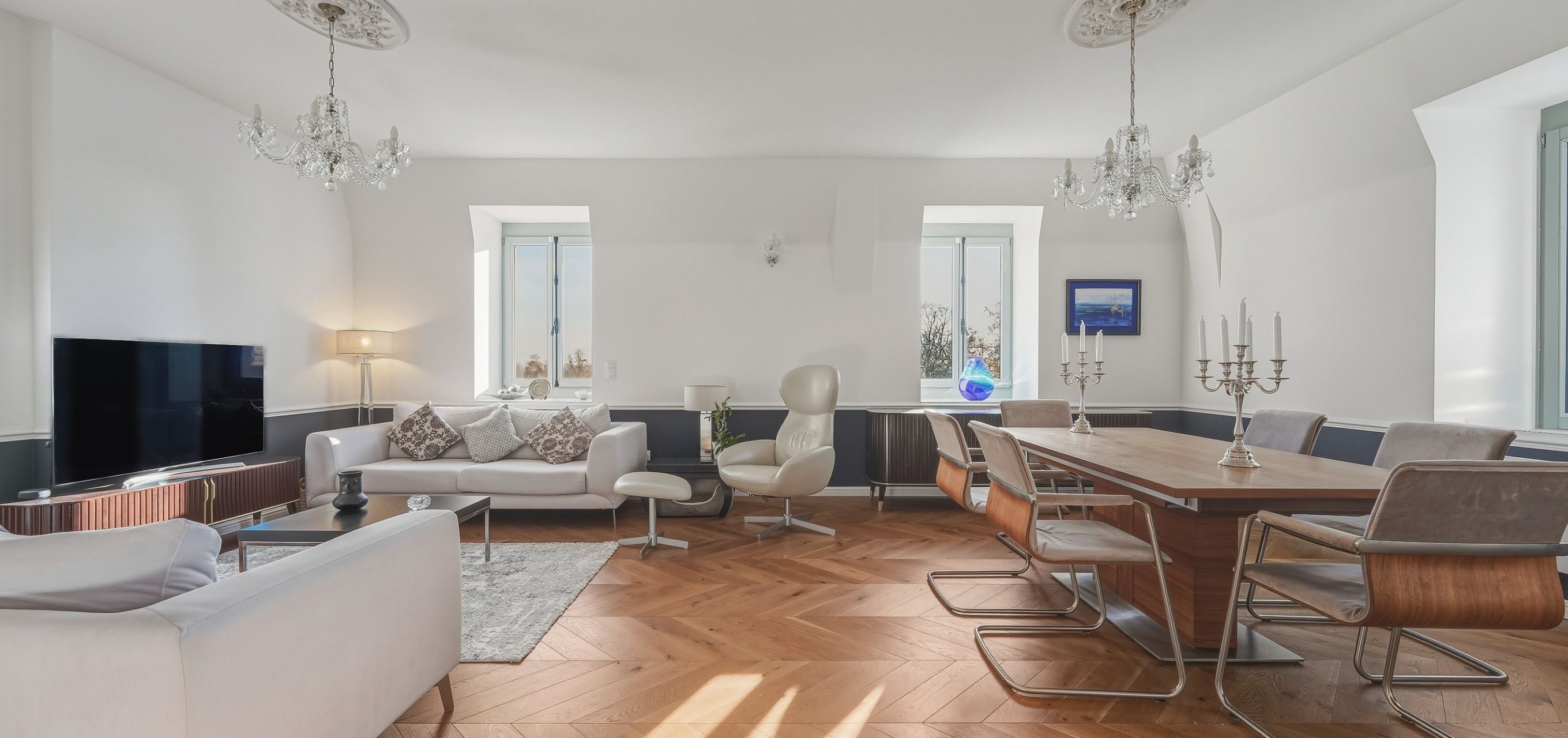 luxury apartment 5 Rooms for sale on CHEVRY (01170)