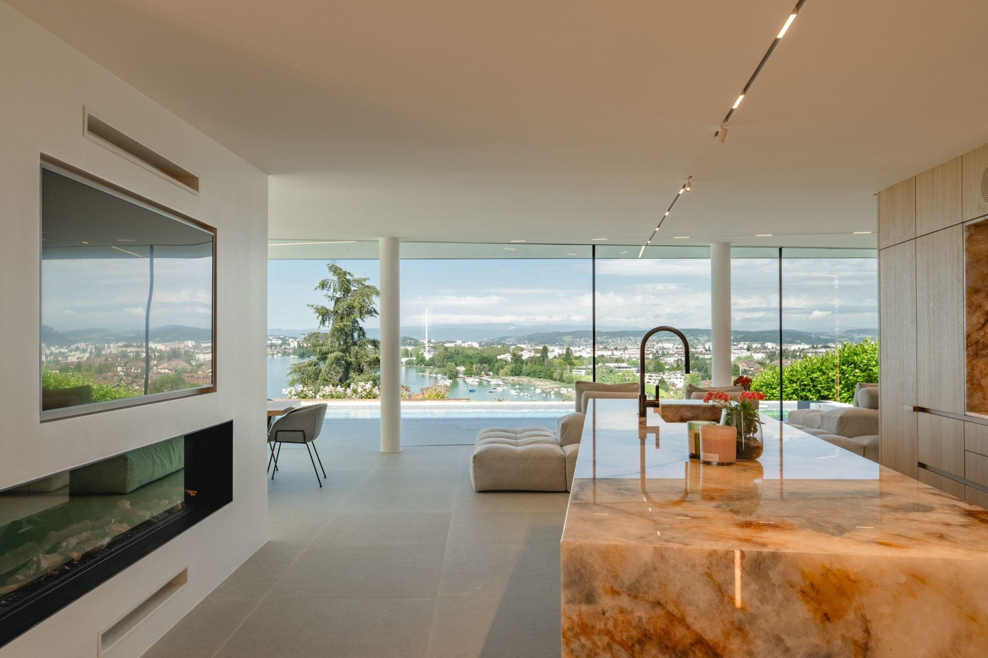 luxury house 8 Rooms for sale on ANNECY LE VIEUX (74940)