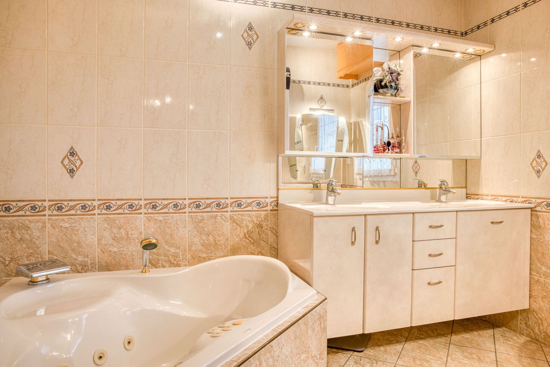 maison de luxe 13 Pièces en vente sur CHINDRIEUX (73310)