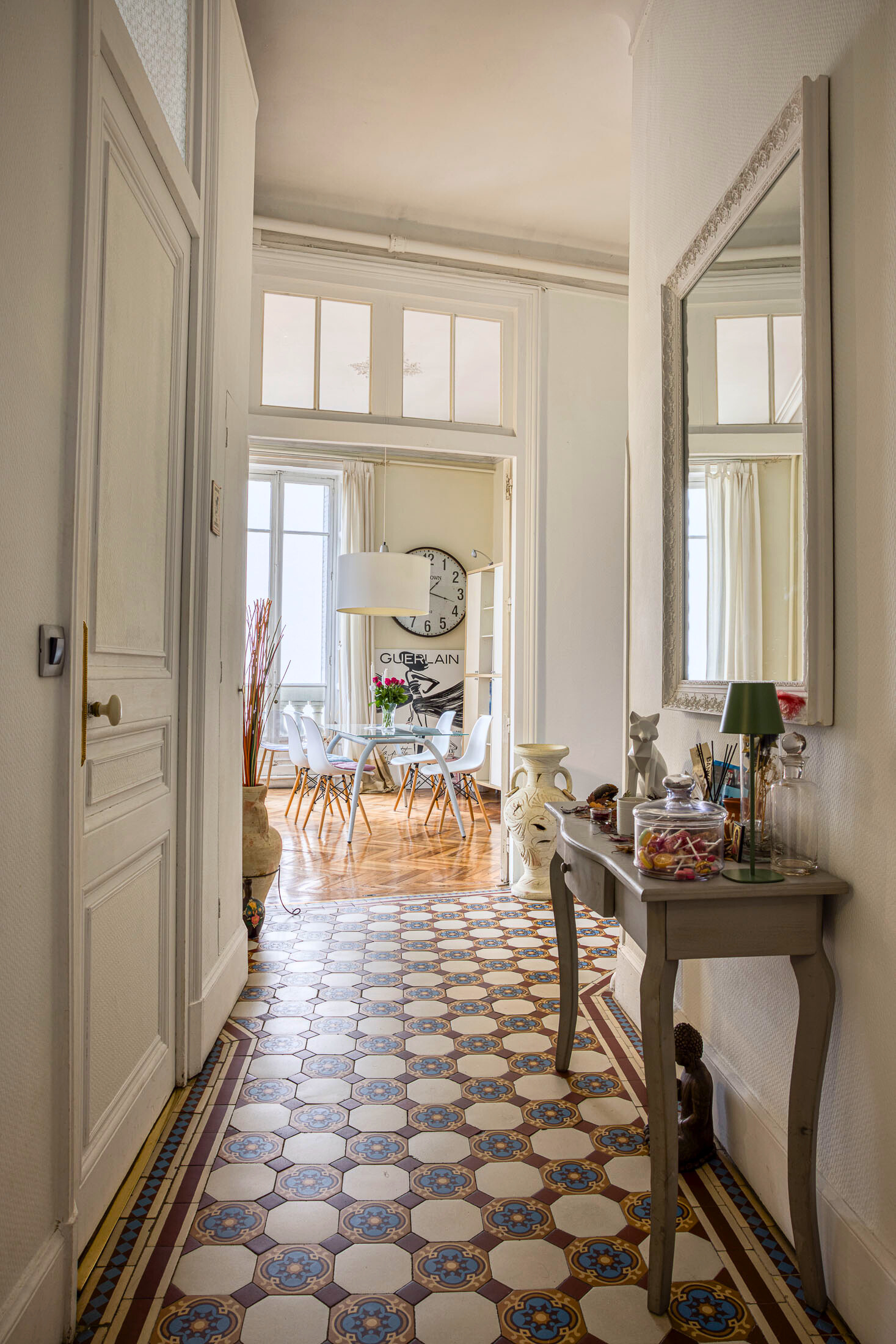 luxury apartment 6 Rooms for sale on AIX LES BAINS (73100)