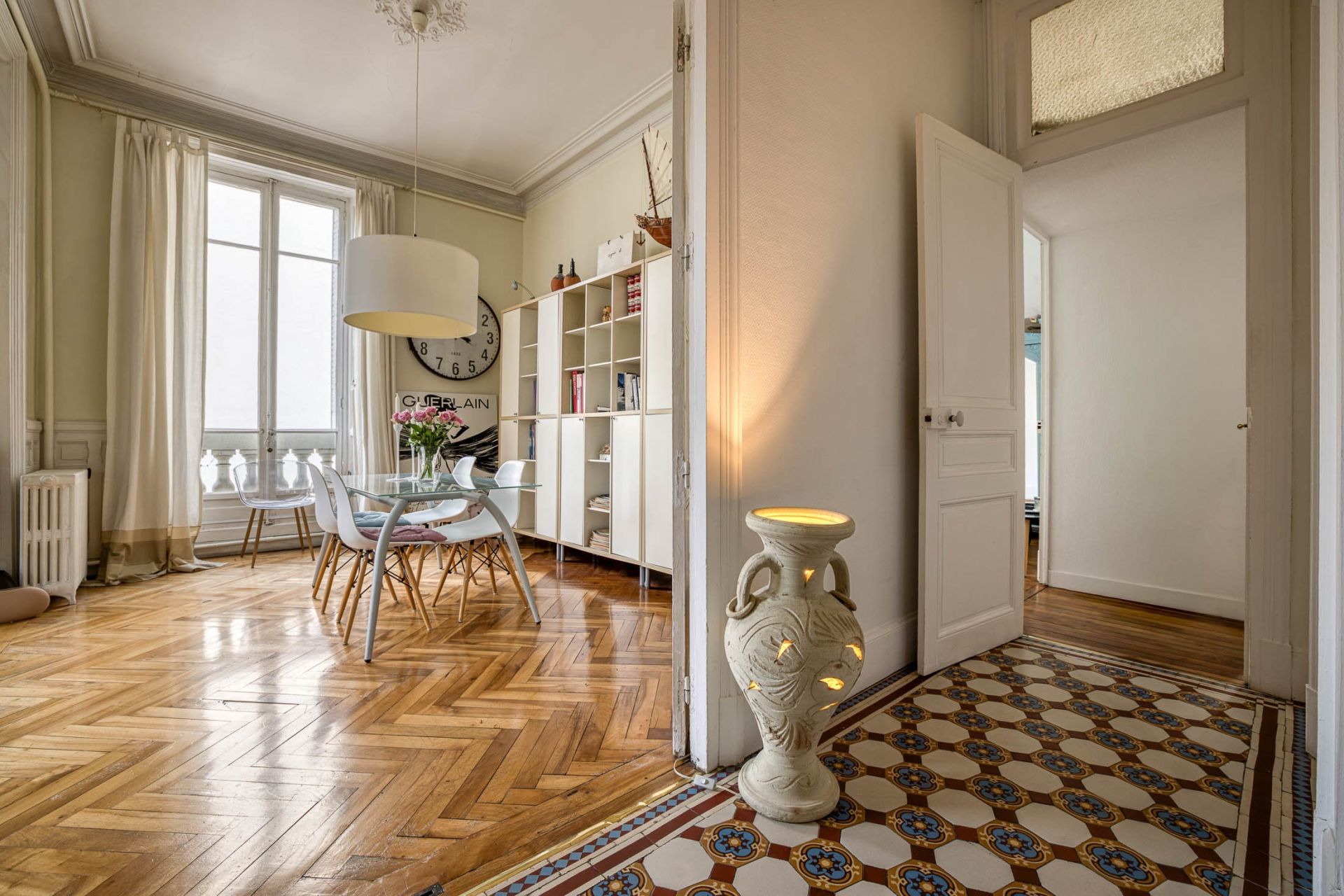 luxury apartment 6 Rooms for sale on AIX LES BAINS (73100)
