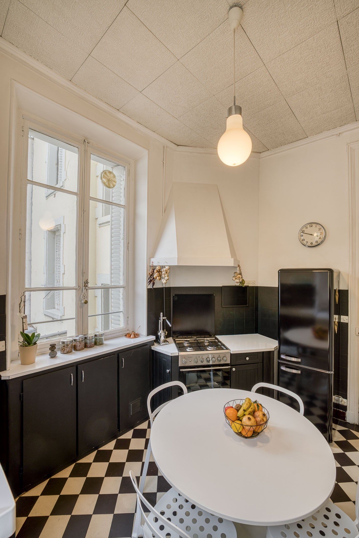 luxury apartment 6 Rooms for sale on AIX LES BAINS (73100)