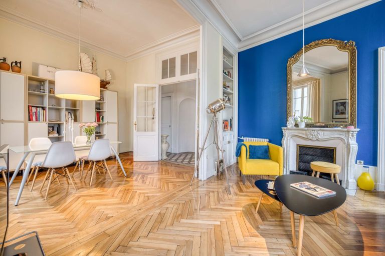 luxury apartment 6 Rooms for sale on AIX LES BAINS (73100)