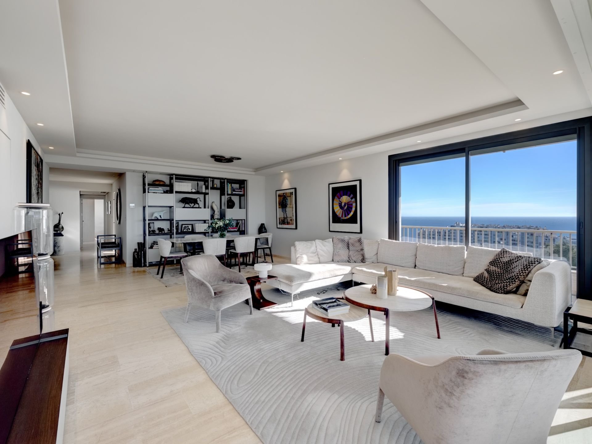 luxury apartment 4 Rooms for sale on CANNES (06400)