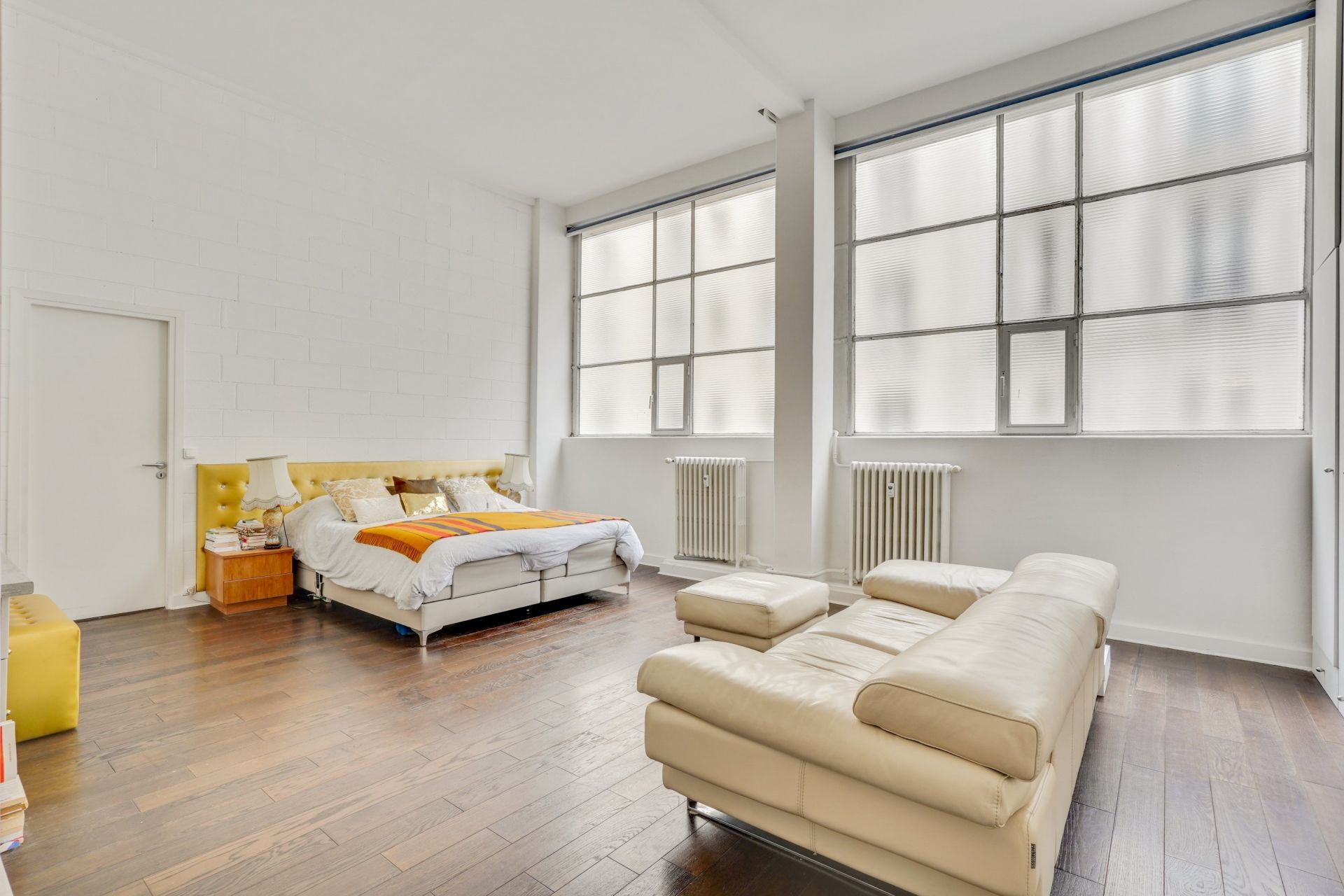 luxury apartment 5 Rooms for sale on PARIS (75018)