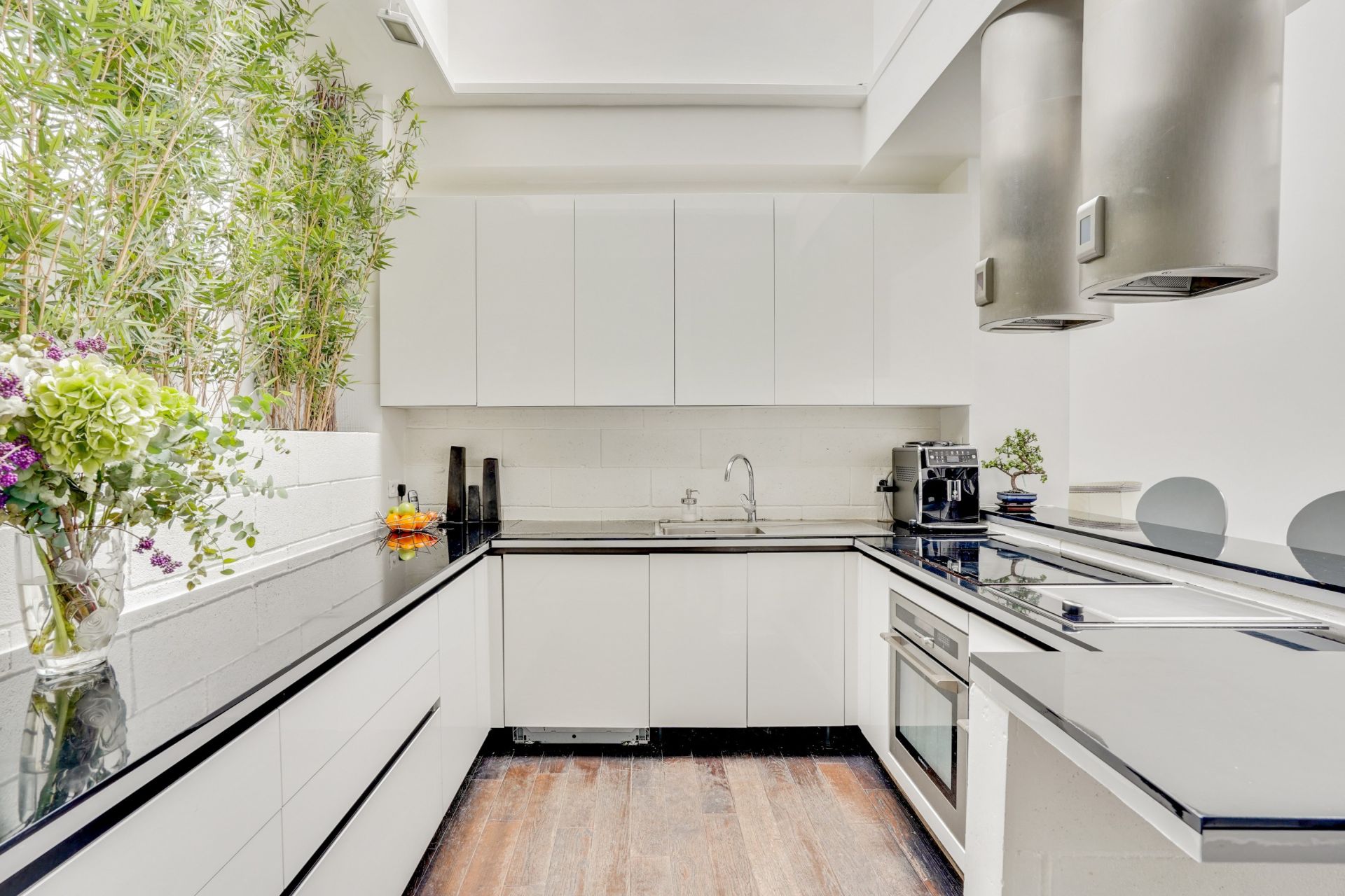 luxury apartment 5 Rooms for sale on PARIS (75018)