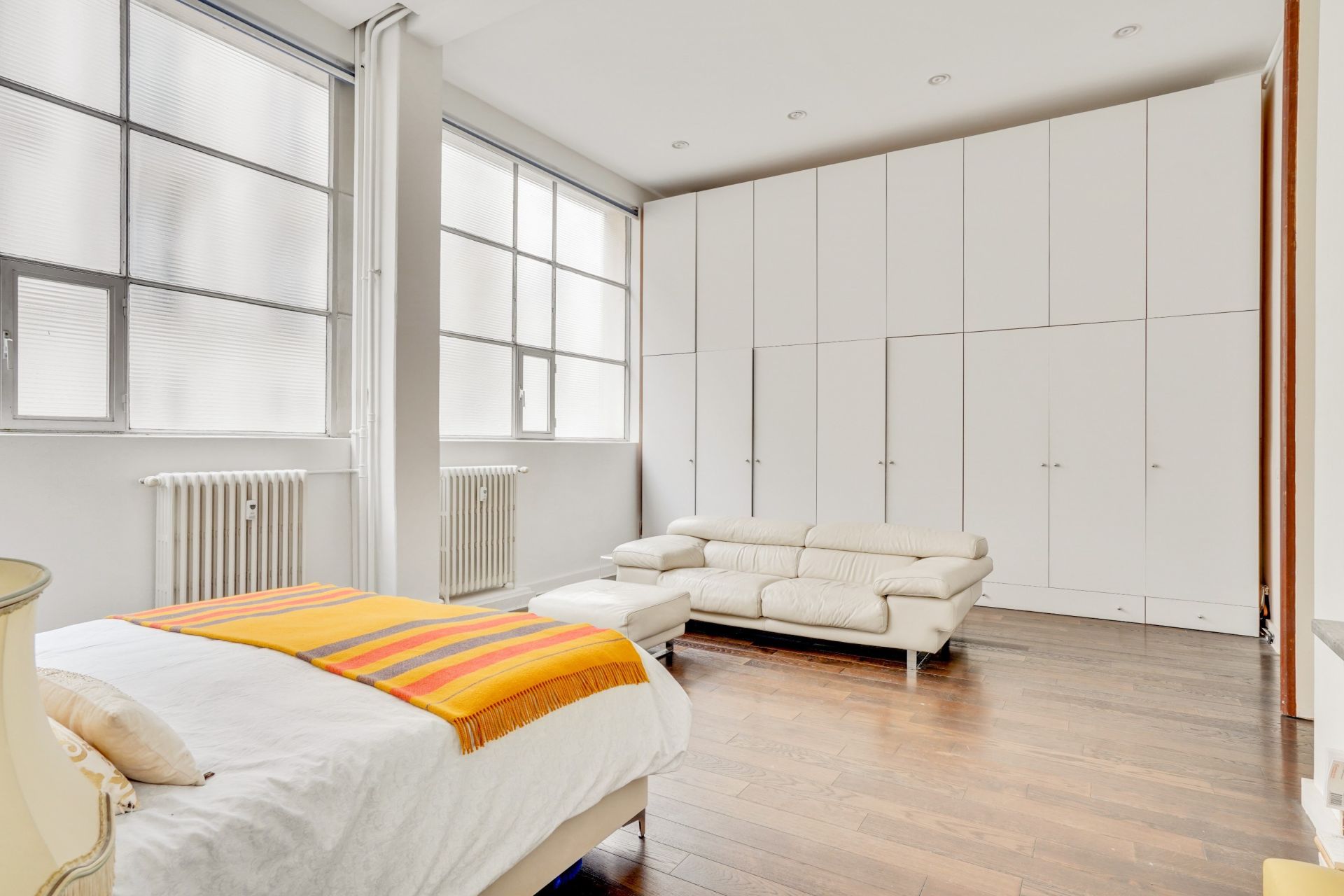 luxury apartment 5 Rooms for sale on PARIS (75018)