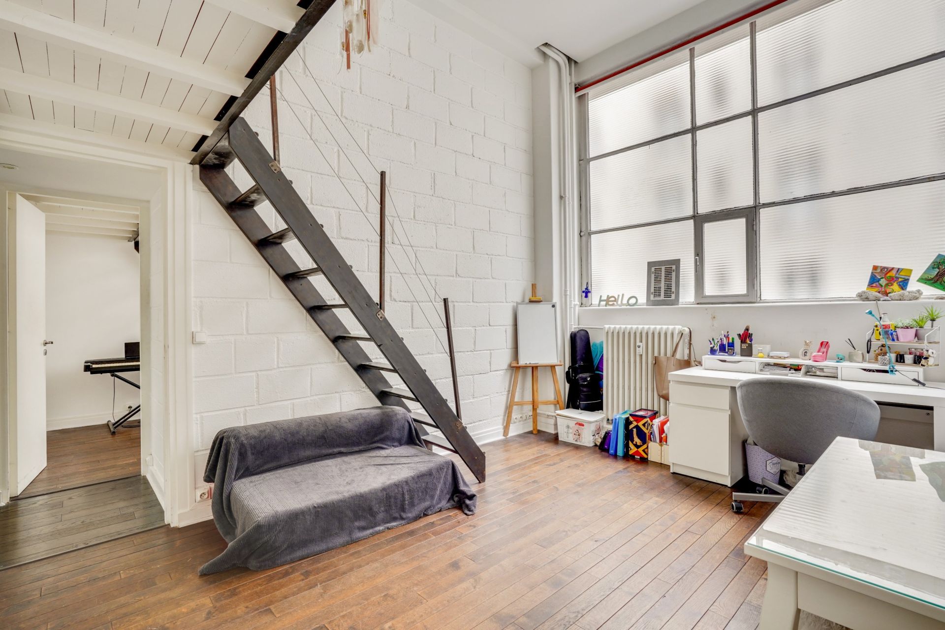 luxury apartment 5 Rooms for sale on PARIS (75018)