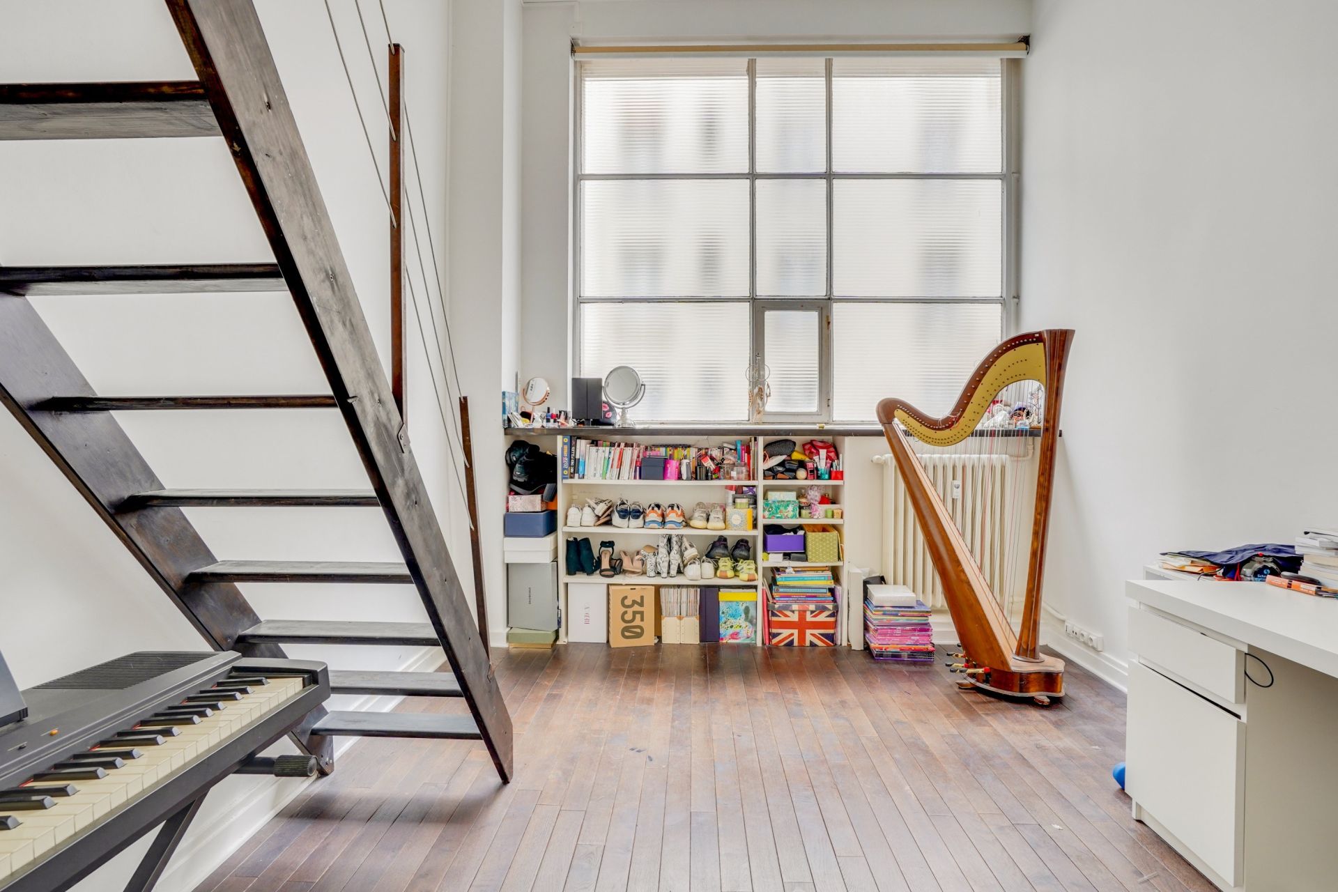 luxury apartment 5 Rooms for sale on PARIS (75018)