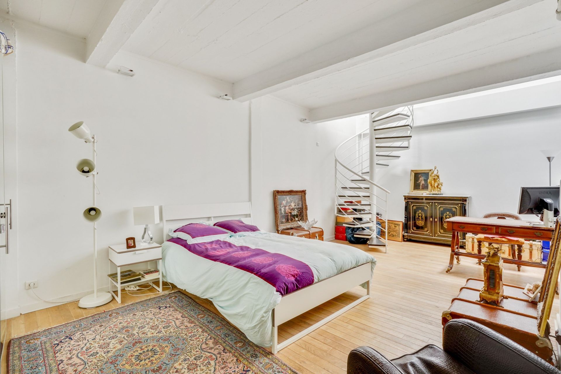 luxury apartment 5 Rooms for sale on PARIS (75018)