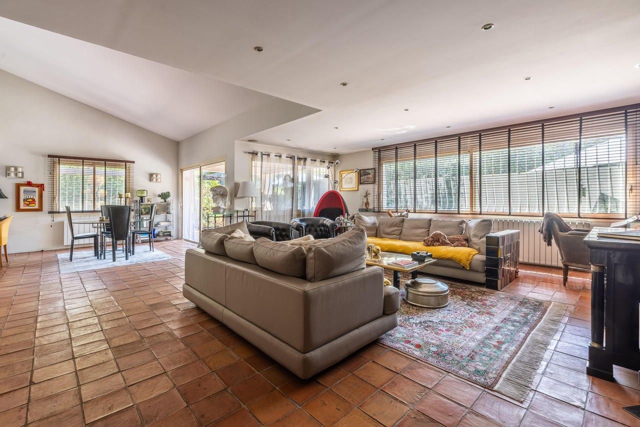 luxury house 5 Rooms for sale on ST JEAN CAP FERRAT (06230)