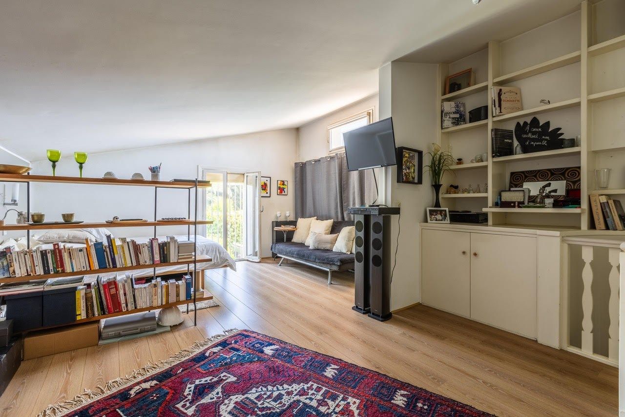 luxury house 5 Rooms for sale on ST JEAN CAP FERRAT (06230)