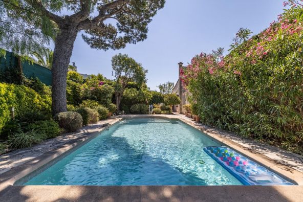 Sale Luxury house Saint-Jean-Cap-Ferrat 5 Rooms 176.87 m²