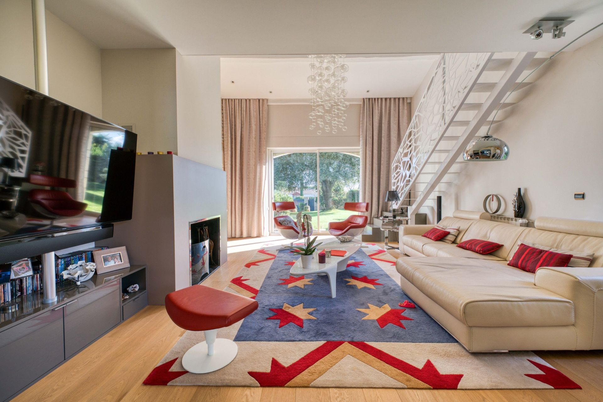 luxury house 8 Rooms for sale on LAGORD (17140)