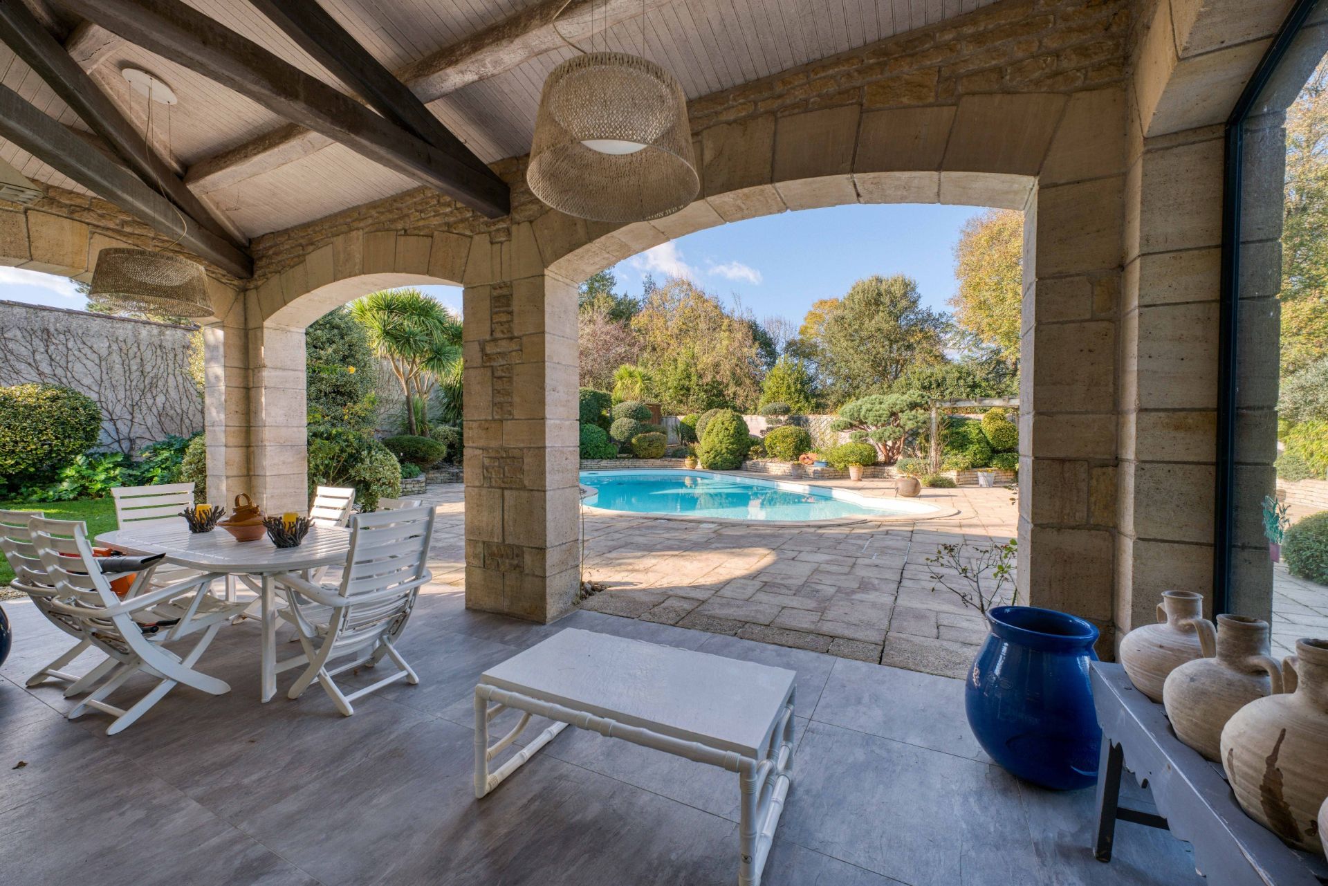 luxury house 8 Rooms for sale on LAGORD (17140)