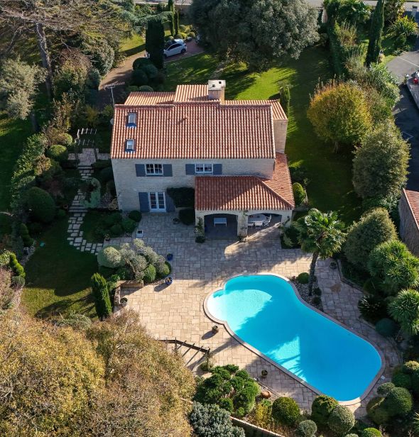 Sale Luxury house Lagord 8 Rooms 217 m²