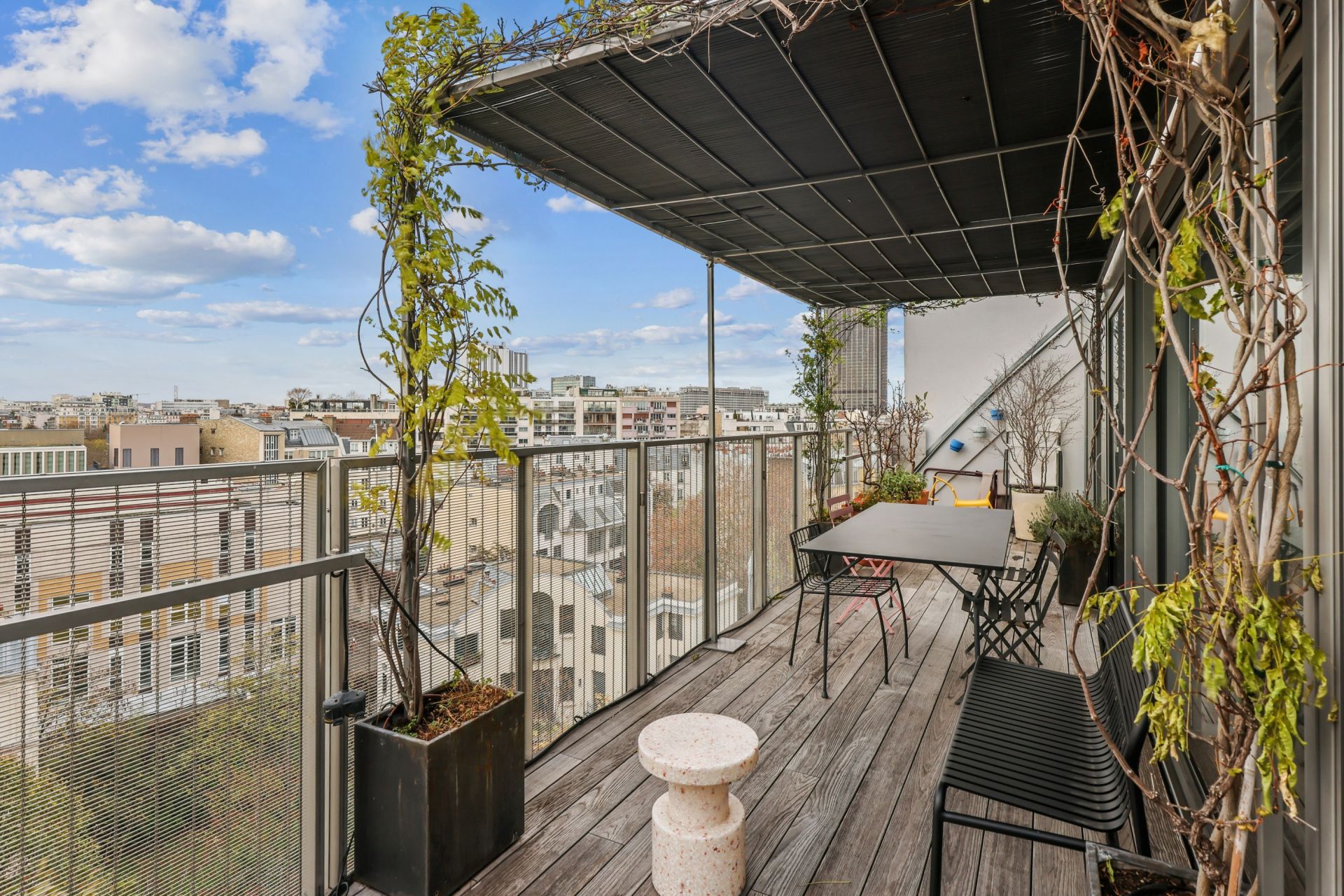 luxury apartment 4 Rooms for sale on PARIS (75014)