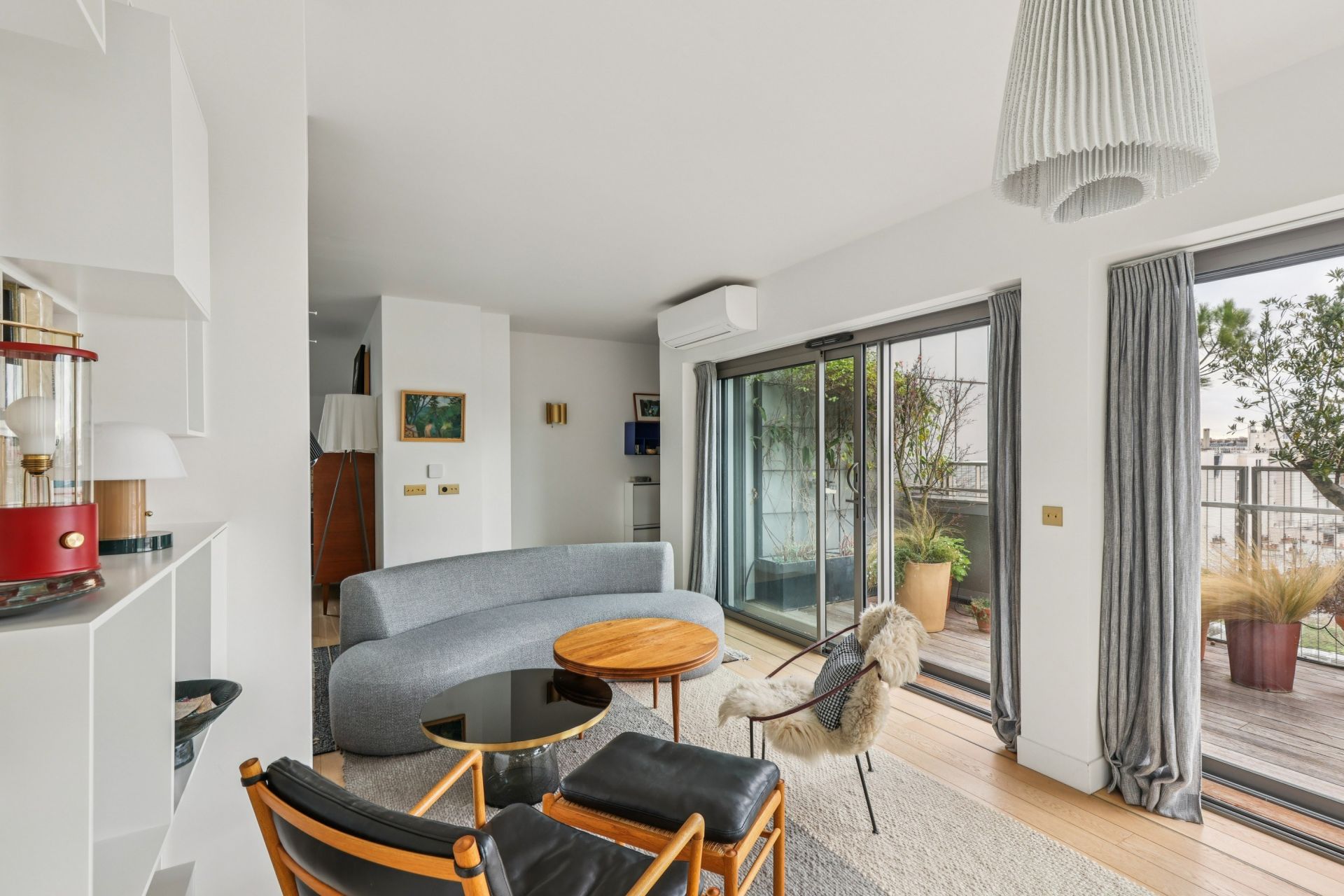 luxury apartment 4 Rooms for sale on PARIS (75014)