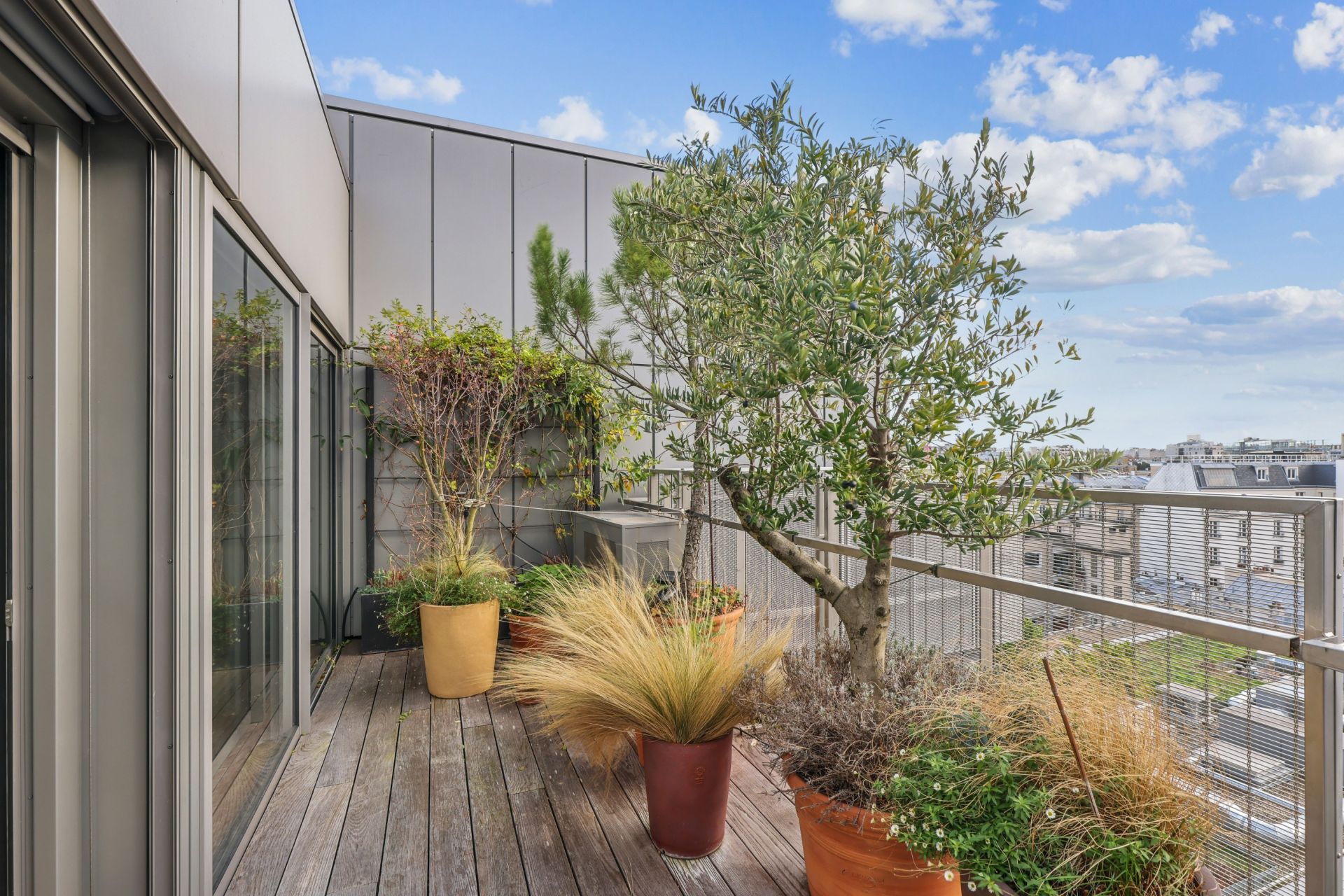 luxury apartment 4 Rooms for sale on PARIS (75014)