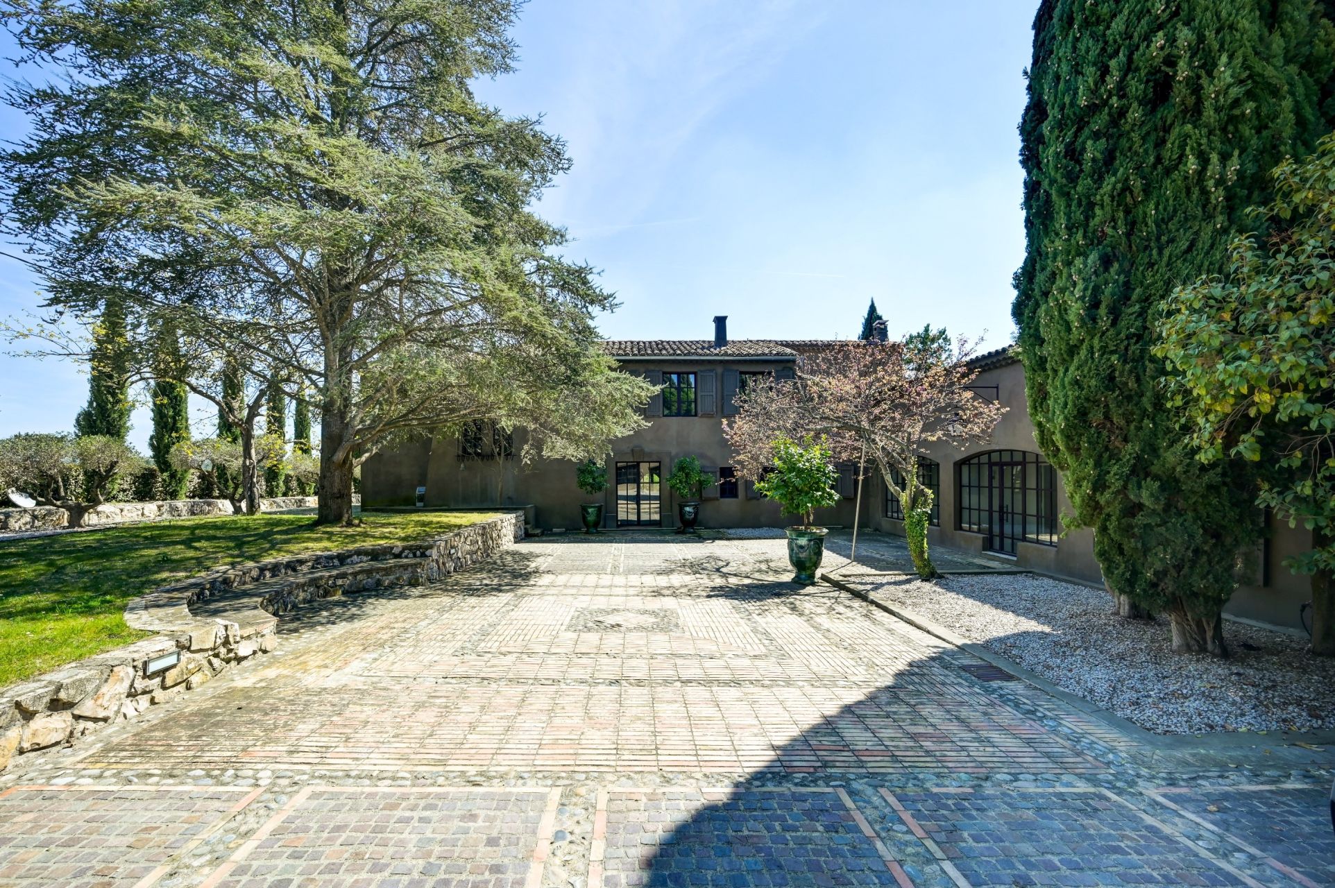 maison de luxe 15 Pièces en location sur AIX EN PROVENCE (13100)