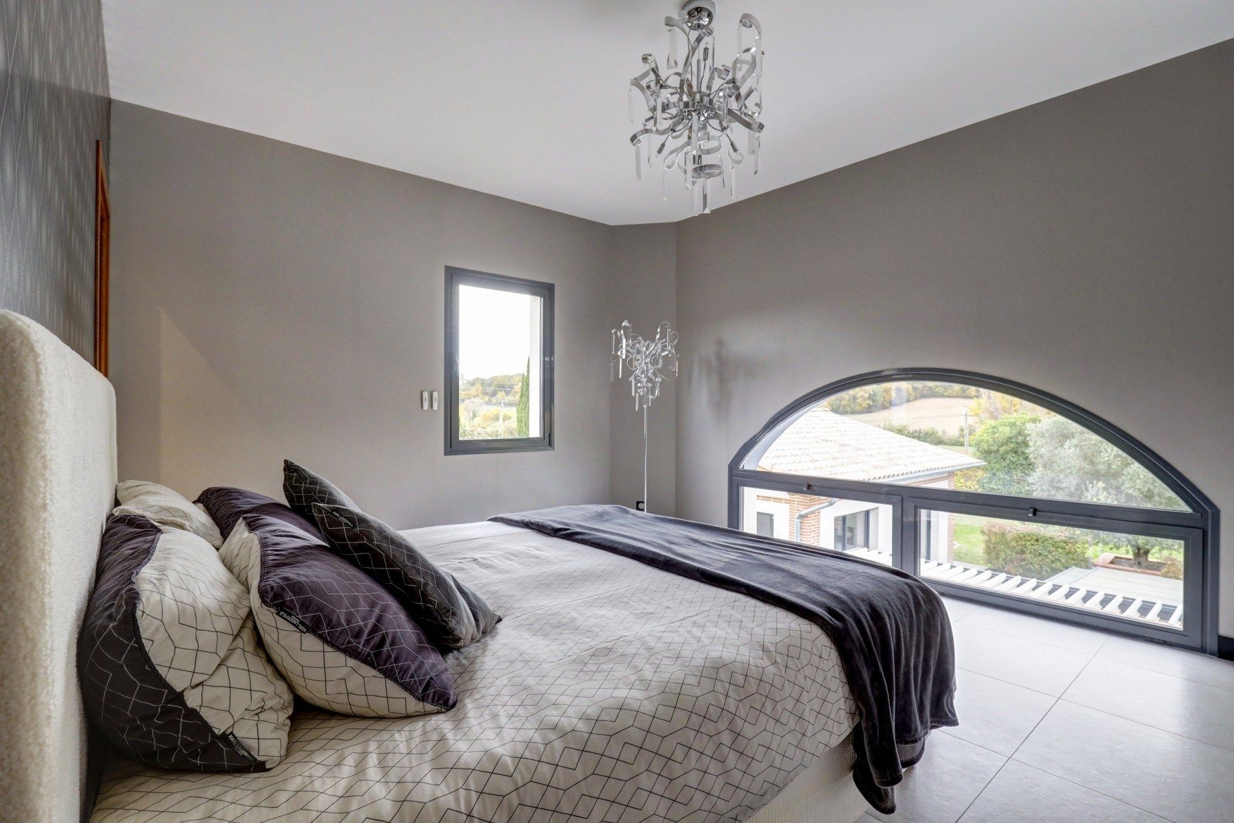 luxury house 9 Rooms for sale on VERFEIL (31590)