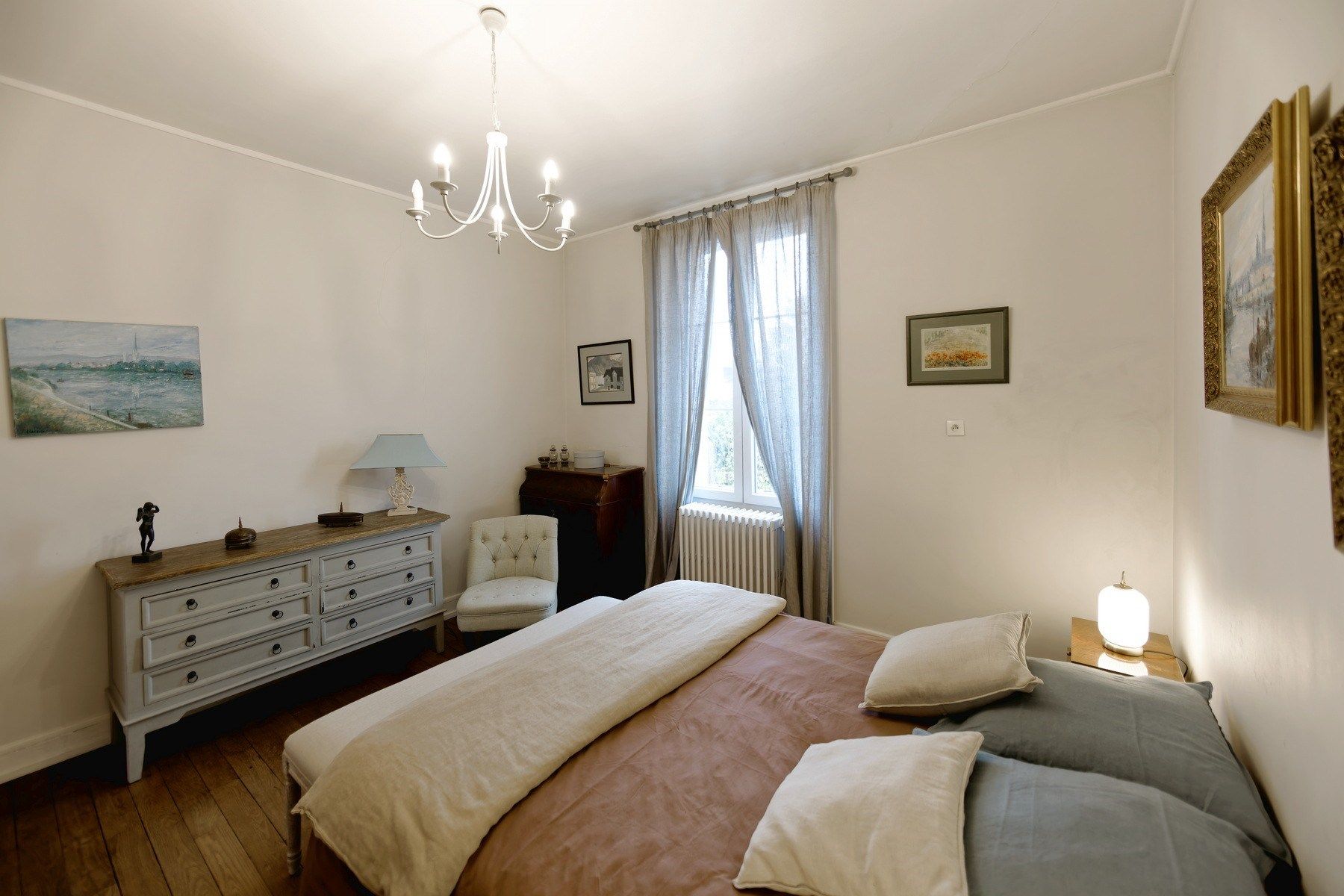 luxury house 8 Rooms for sale on ORLEANS (45100)