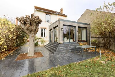 Sale Luxury house Orléans 8 Rooms 203 m²
