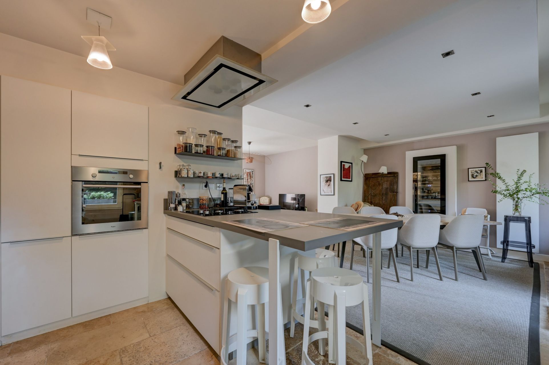 luxury house 5 Rooms for sale on LE THOLONET (13100)