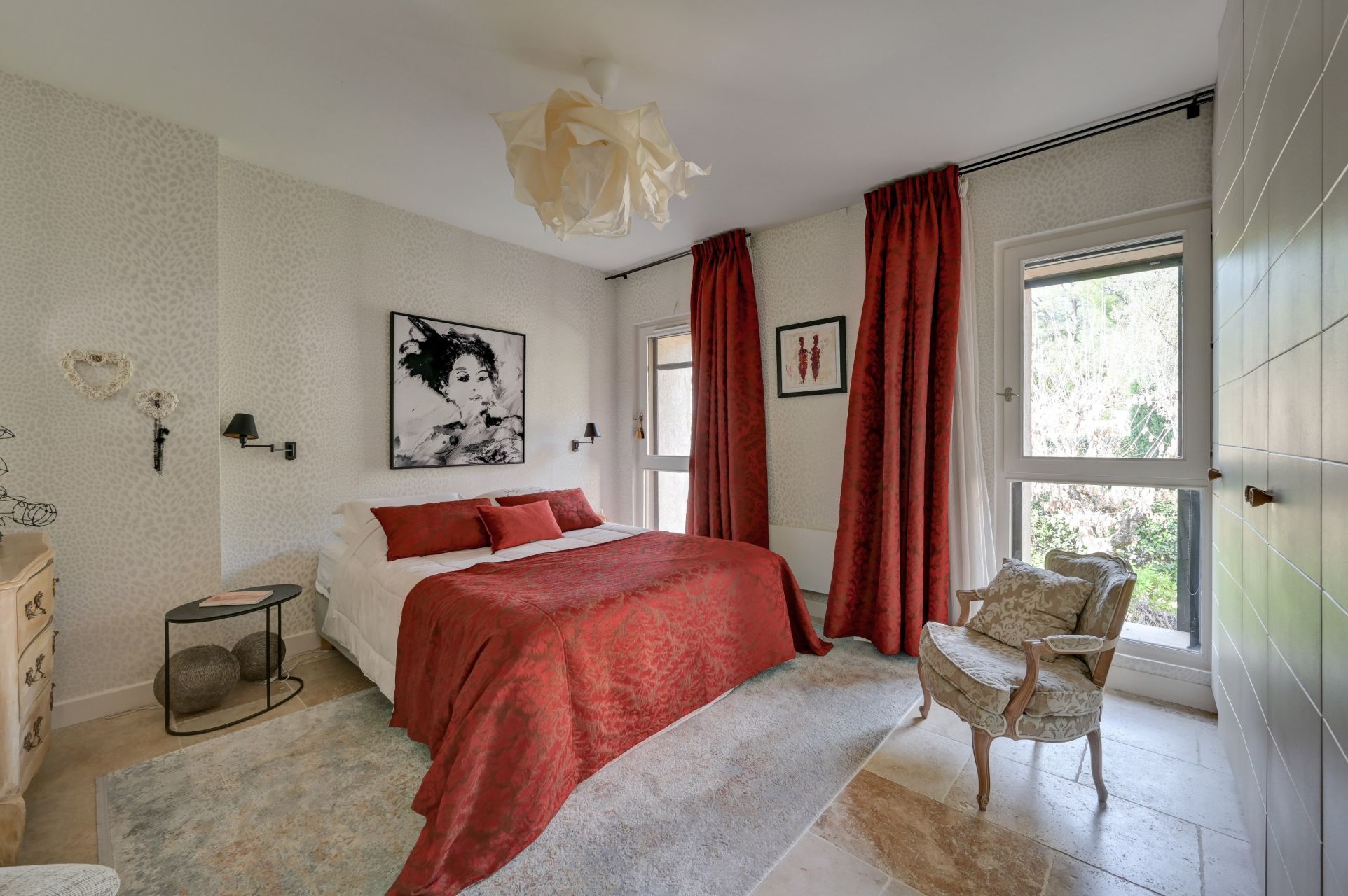 luxury house 5 Rooms for sale on LE THOLONET (13100)