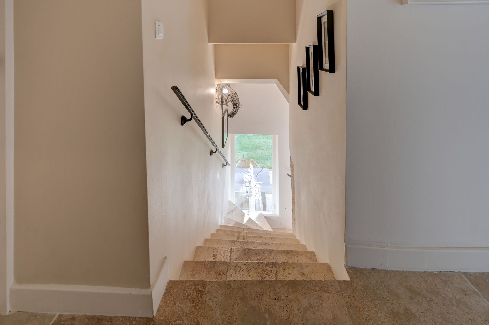 luxury house 5 Rooms for sale on LE THOLONET (13100)