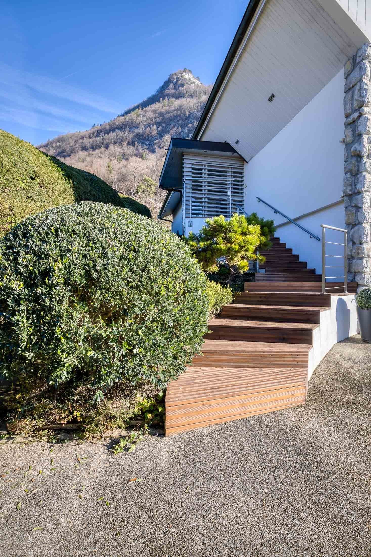 luxury house 8 Rooms for sale on ANNECY LE VIEUX (74940)