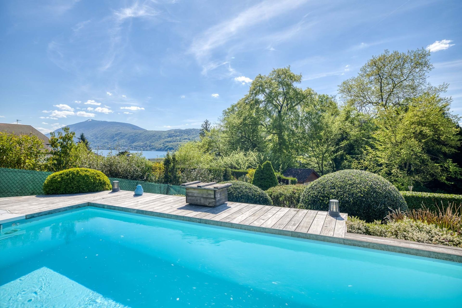 luxury house 8 Rooms for sale on ANNECY LE VIEUX (74940)