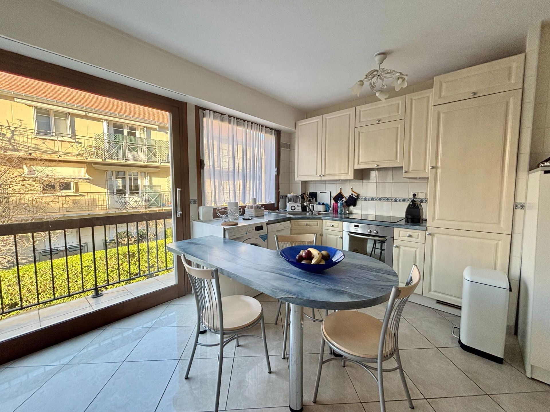 luxury apartment 3 Rooms for sale on DEAUVILLE (14800)