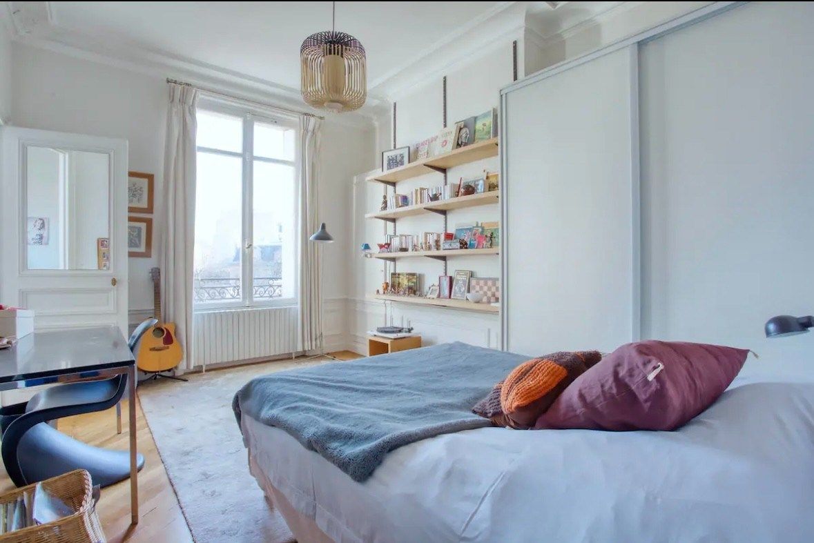 luxury apartment 5 Rooms for sale on PARIS (75017)