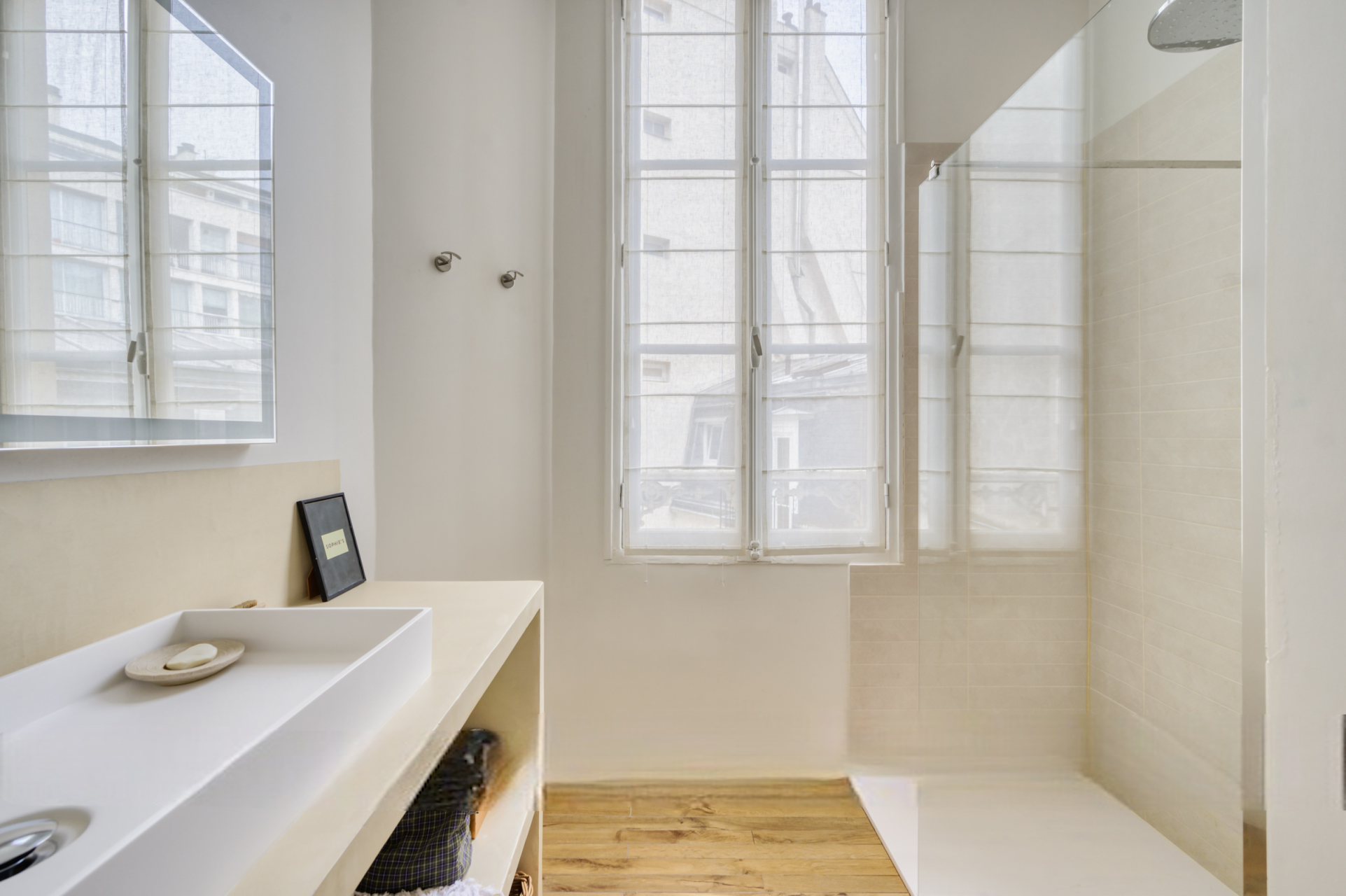 luxury apartment 5 Rooms for sale on PARIS (75017)