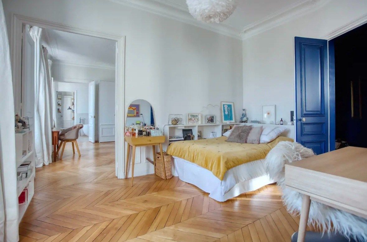 luxury apartment 5 Rooms for sale on PARIS (75017)