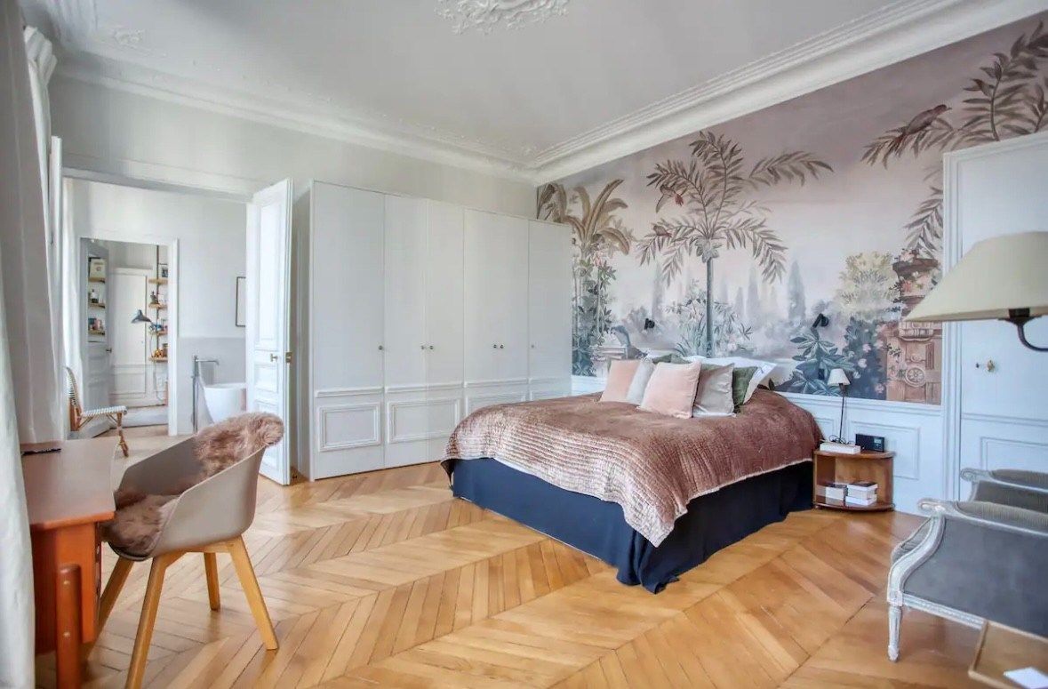 luxury apartment 5 Rooms for sale on PARIS (75017)