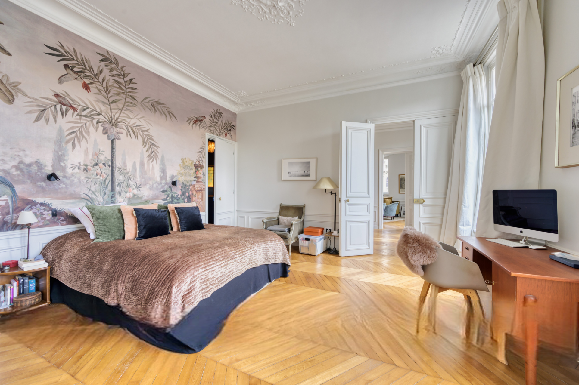 luxury apartment 5 Rooms for sale on PARIS (75017)