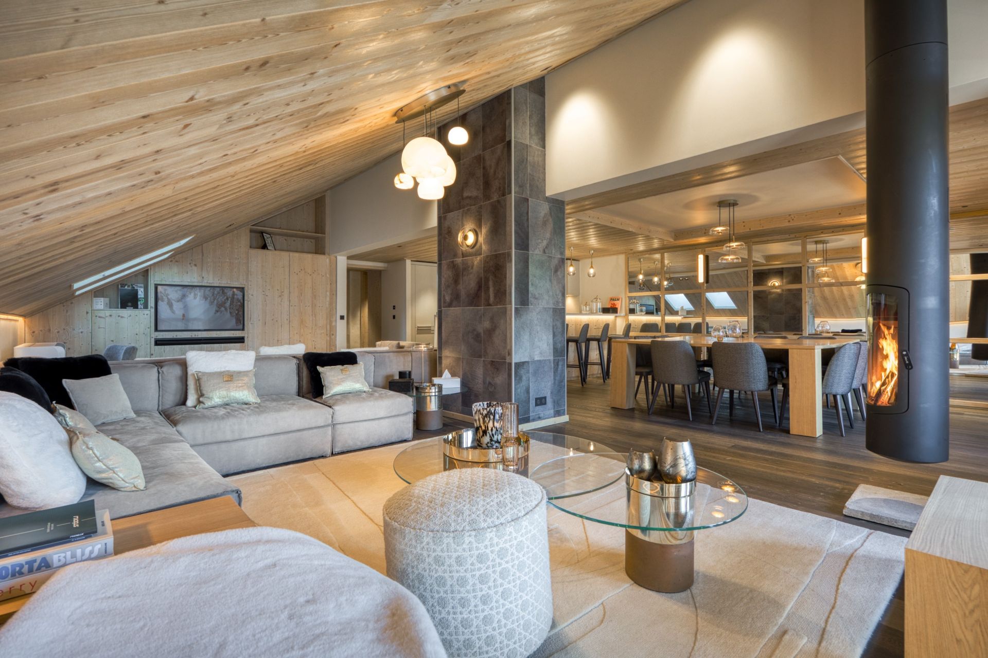 luxury apartment 6 Rooms for sale on MERIBEL LES ALLUES (73550)